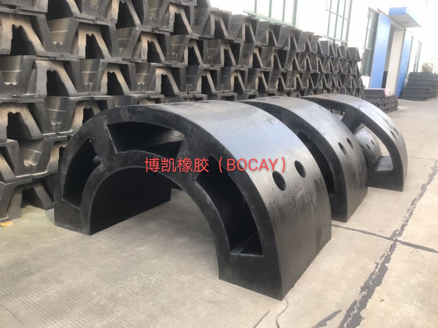 橋墩半圓型橡膠護舷