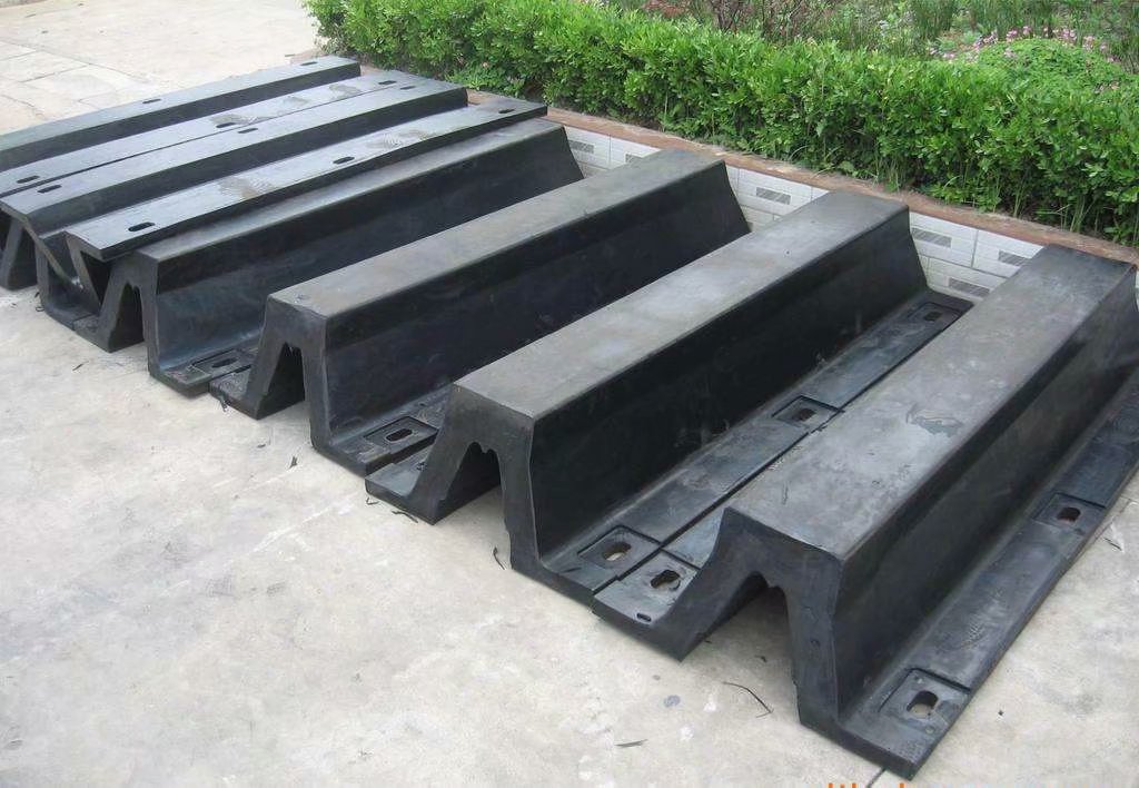 SA（DA）-A型橡膠護(hù)舷